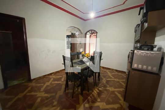 Cozinha 3 de casa à venda com 8 quartos, 136m² em Regina, Contagem