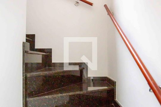 Escada de casa à venda com 3 quartos, 183m² em Dos Casa, São Bernardo do Campo