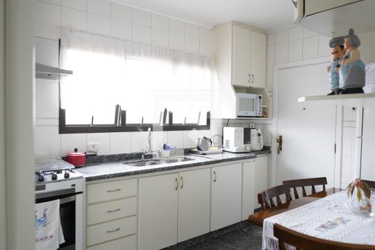 Cozinha de apartamento à venda com 3 quartos, 125m² em Vila Regente Feijó, São Paulo