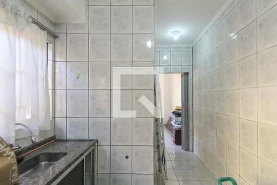 Edícula de casa à venda com 4 quartos, 200m² em Jardim Santa Teresinha, São Paulo