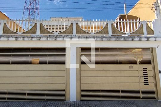 Fachada de casa à venda com 4 quartos, 200m² em Jardim Santa Teresinha, São Paulo