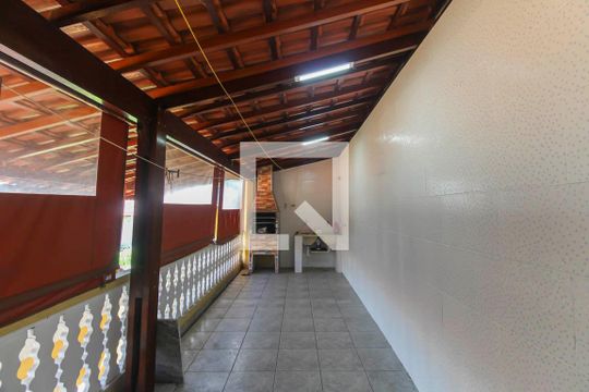 Área de Serviço de casa à venda com 4 quartos, 200m² em Jardim Santa Teresinha, São Paulo