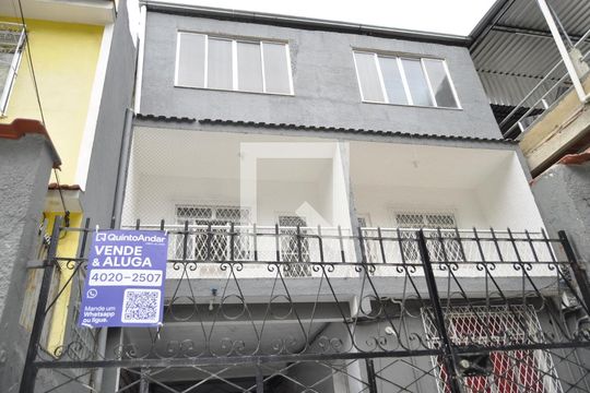 Fachada + Placa de casa à venda com 2 quartos, 88m² em Piedade, Rio de Janeiro