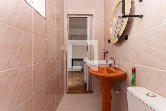 Banheiro Social de kitnet/studio para alugar com 1 quarto, 25m² em Parque Residencial da Lapa, São Paulo