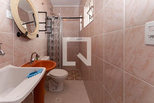 Banheiro Social de kitnet/studio para alugar com 1 quarto, 25m² em Parque Residencial da Lapa, São Paulo