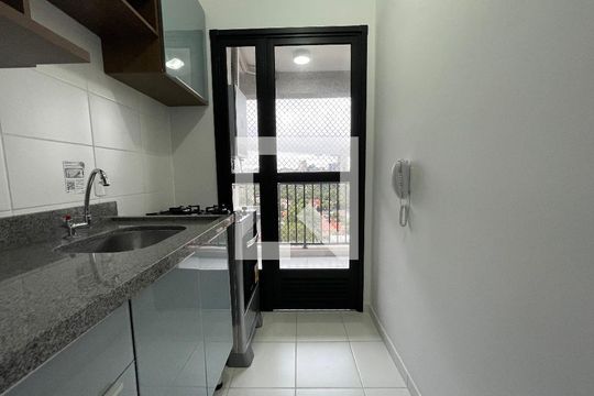 Cozinha de apartamento para alugar com 2 quartos, 44m² em Butantã, São Paulo
