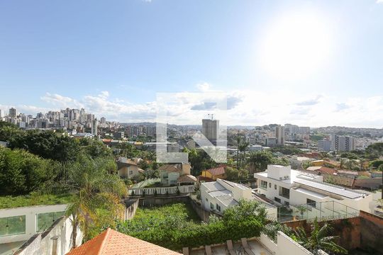 VISTA de casa à venda com 4 quartos, 596m² em Estoril, Belo Horizonte