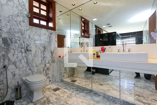 BANHEIRO 6 de casa à venda com 4 quartos, 596m² em Estoril, Belo Horizonte