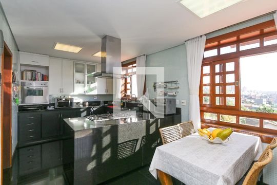 COZINHA de casa à venda com 4 quartos, 596m² em Estoril, Belo Horizonte