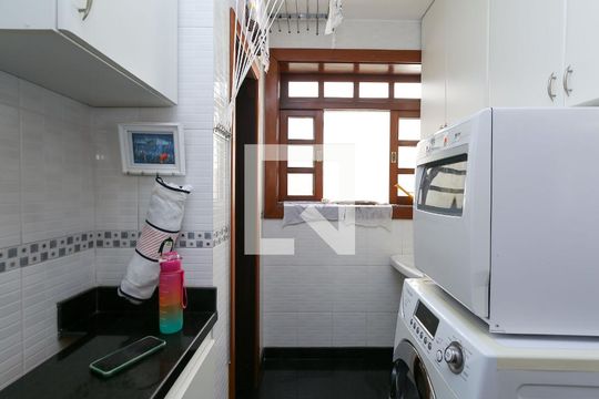 ÁREA DE SERVIÇO de casa à venda com 4 quartos, 596m² em Estoril, Belo Horizonte