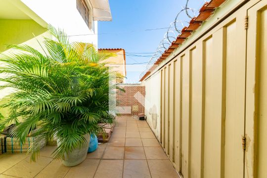Garagem de casa à venda com 8 quartos, 350m² em Dom Bosco, Belo Horizonte