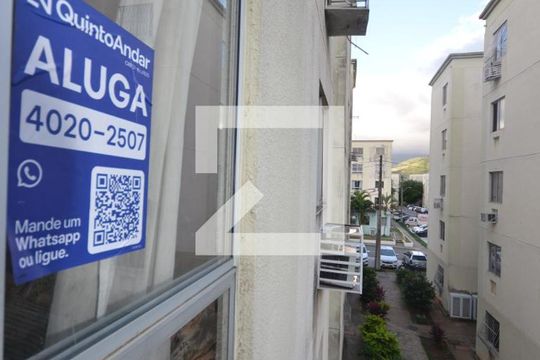 Placa Instalada de apartamento para alugar com 2 quartos, 43m² em Campo Grande, Rio de Janeiro