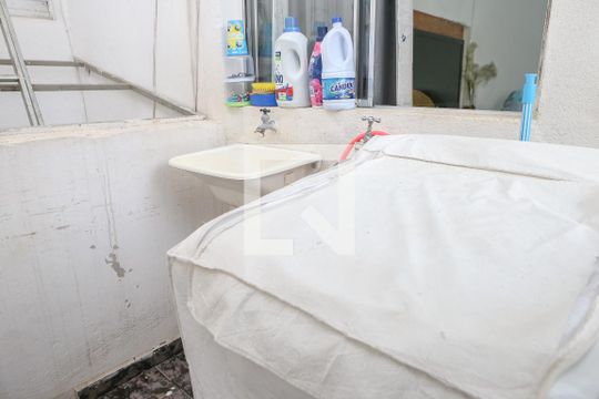 Área de Serviço de casa para alugar com 2 quartos, 75m² em Luz, São Paulo