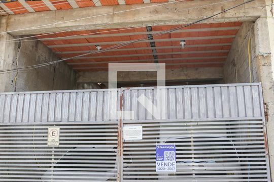 Placa  de casa para alugar com 2 quartos, 75m² em Luz, São Paulo