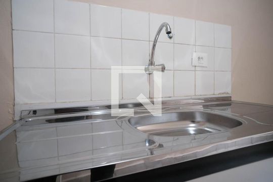 Cozinha de apartamento para alugar com 2 quartos, 52m² em Jardim Maringa, São Paulo