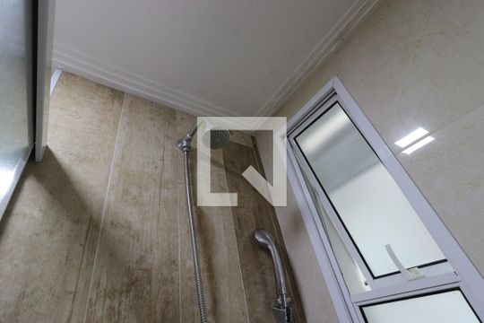 Banheiro Social - Chuveiro de apartamento para alugar com 3 quartos, 65m² em Utinga, Santo André