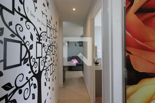 Corredor de apartamento para alugar com 3 quartos, 65m² em Utinga, Santo André