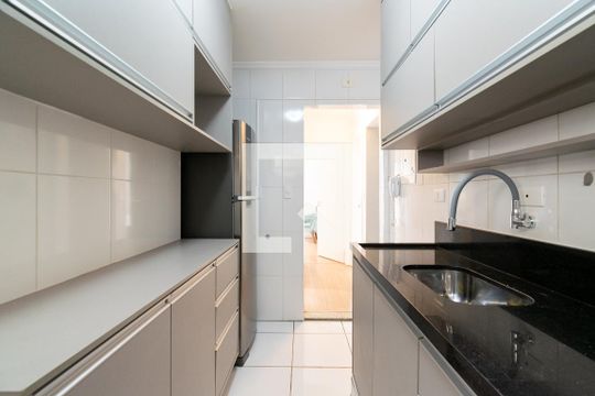 Cozinha de apartamento para alugar com 2 quartos, 56m² em Jabaquara, São Paulo
