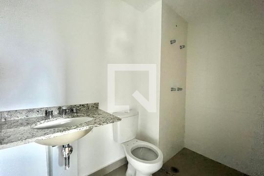 Banheiro de kitnet/studio à venda com 1 quarto, 28m² em Chácara Inglesa, São Paulo