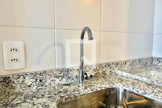 Cozinha de kitnet/studio à venda com 1 quarto, 28m² em Chácara Inglesa, São Paulo