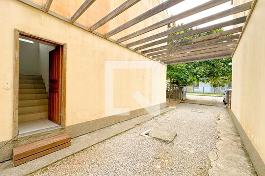 Área comum - Área Externa de kitnet/studio para alugar com 1 quarto, 40m² em Daniela, Florianópolis