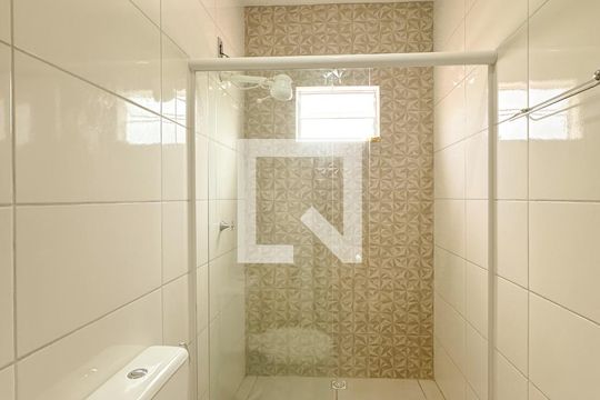 Banheiro de kitnet/studio para alugar com 1 quarto, 40m² em Daniela, Florianópolis