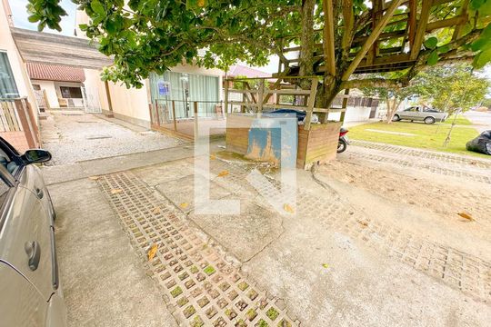 Área comum - Garagem de kitnet/studio para alugar com 1 quarto, 40m² em Daniela, Florianópolis