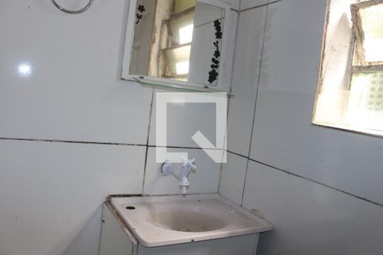 Banheiro de casa para alugar com 1 quarto, 50m² em Santa Maria, São Caetano do Sul