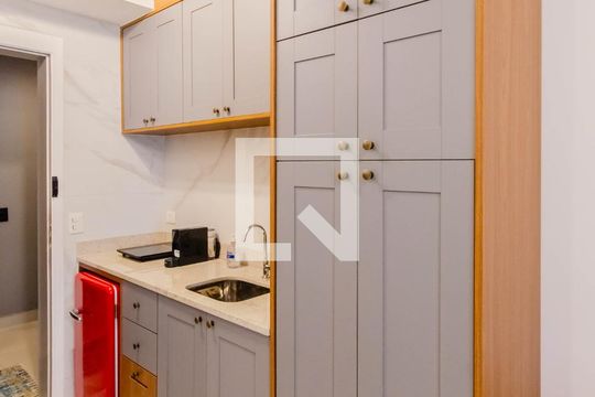 Cozinha de kitnet/studio para alugar com 1 quarto, 25m² em Vila Mariana, São Paulo