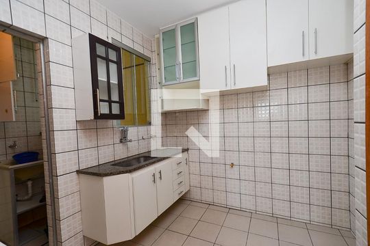 Cozinha de apartamento para alugar com 3 quartos, 70m² em Santa Cruz, Belo Horizonte