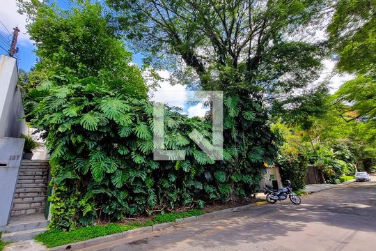 Fachada de casa à venda com 2 quartos, 239m² em Real Parque, São Paulo