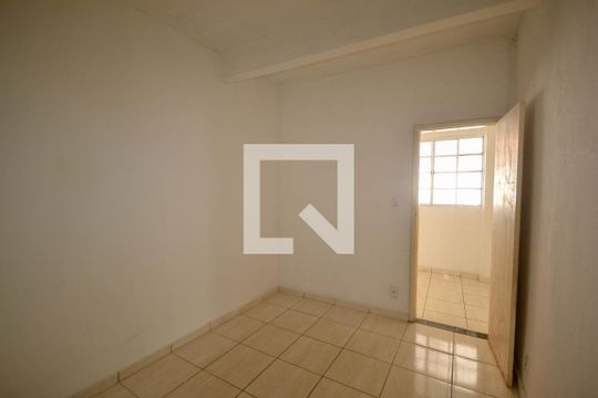 Quarto 2 de casa para alugar com 2 quartos, 56m² em Ponto Chic, Nova Iguaçu