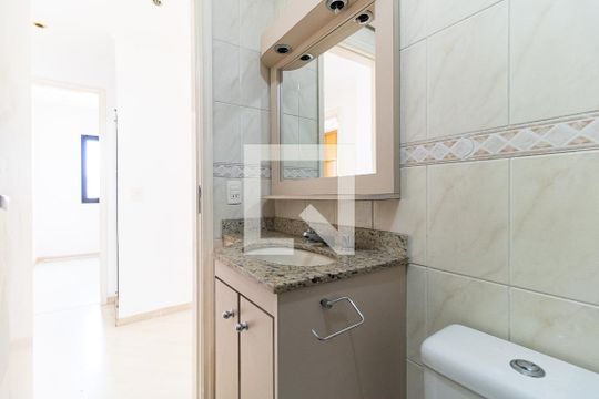 Banheiro Social de apartamento à venda com 3 quartos, 72m² em Vila Gumercindo, São Paulo