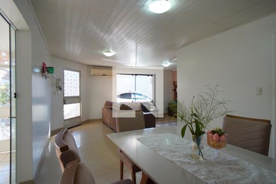 Sala de Jantar de casa para alugar com 3 quartos, 220m² em Parque Santa Fé, Porto Alegre