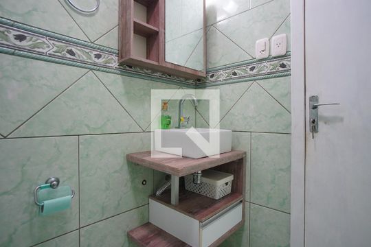 Banheiro Corredor de casa para alugar com 3 quartos, 220m² em Parque Santa Fé, Porto Alegre