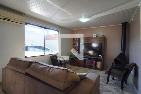 Sala de casa para alugar com 3 quartos, 220m² em Parque Santa Fé, Porto Alegre