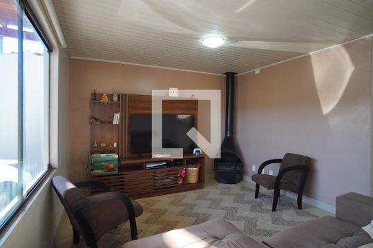 Sala de casa para alugar com 3 quartos, 220m² em Parque Santa Fé, Porto Alegre