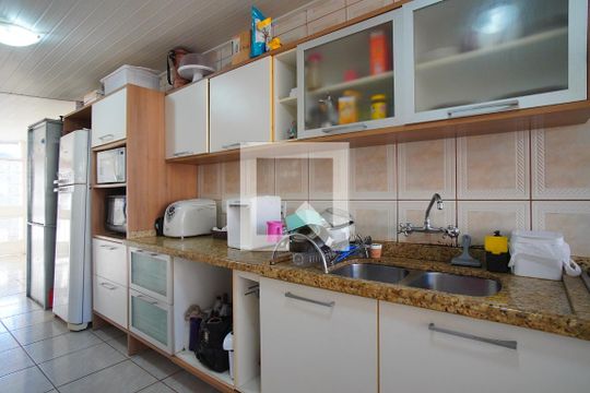Cozinha de casa para alugar com 3 quartos, 220m² em Parque Santa Fé, Porto Alegre