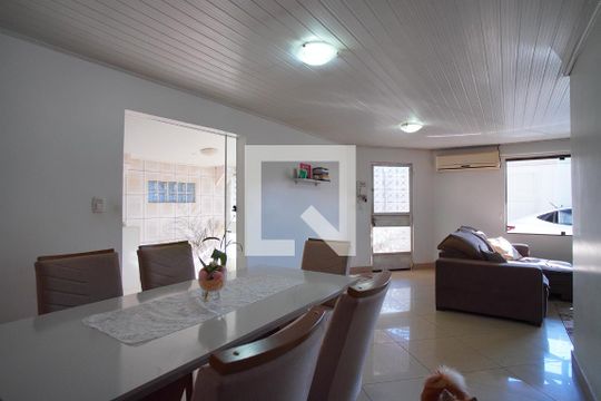Sala de Jantar de casa para alugar com 3 quartos, 220m² em Parque Santa Fé, Porto Alegre