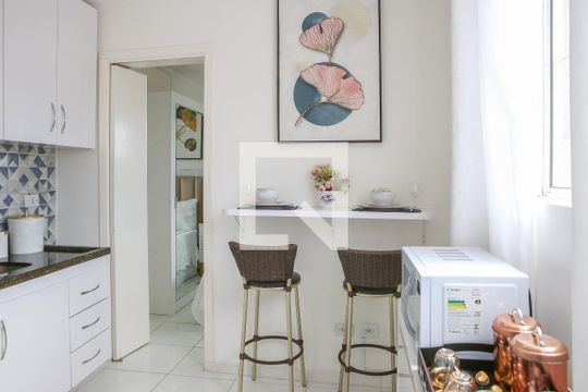 Sala e Cozinha de apartamento para alugar com 1 quarto, 40m² em Luz, São Paulo