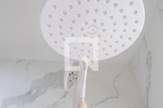 Banheiro de apartamento para alugar com 1 quarto, 40m² em Luz, São Paulo