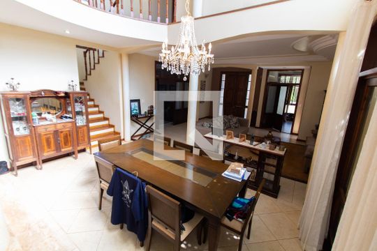 Sala  de casa de condomínio à venda com 4 quartos, 450m² em Residencial Barão do Café, Campinas