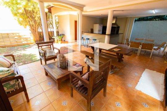 Área comum de casa de condomínio à venda com 4 quartos, 450m² em Residencial Barão do Café, Campinas
