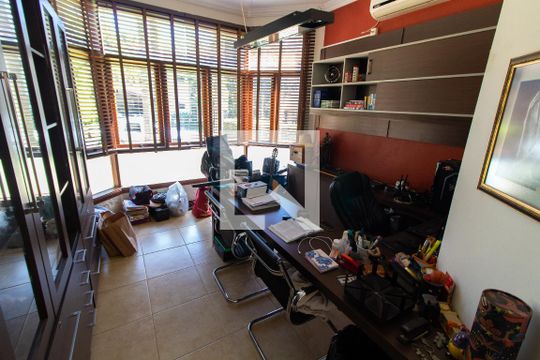 Escritório do Térreo  de casa de condomínio à venda com 4 quartos, 450m² em Residencial Barão do Café, Campinas