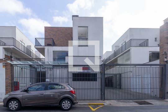 Fachada de casa de condomínio à venda com 2 quartos, 83m² em Vila Santa Clara, São Paulo