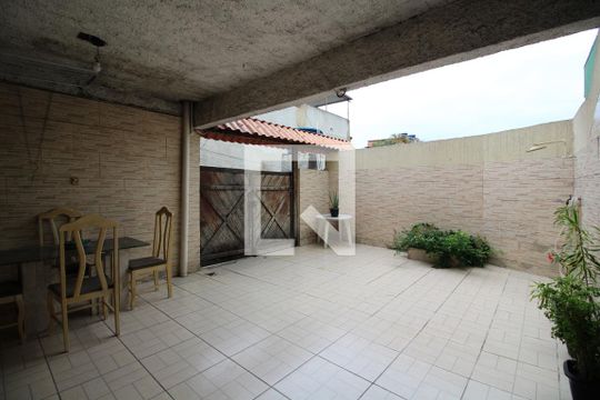 Garagem de casa à venda com 2 quartos, 90m² em Anil, Rio de Janeiro