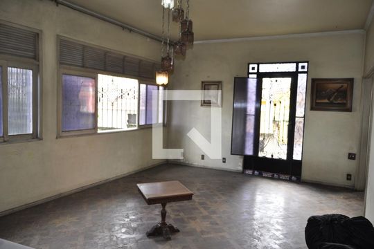 Sala de casa para alugar com 4 quartos, 300m² em Cachambi, Rio de Janeiro