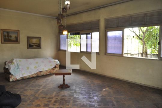 Sala de casa para alugar com 4 quartos, 300m² em Cachambi, Rio de Janeiro