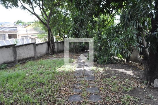 vista  de casa à venda com 4 quartos, 300m² em Cachambi, Rio de Janeiro