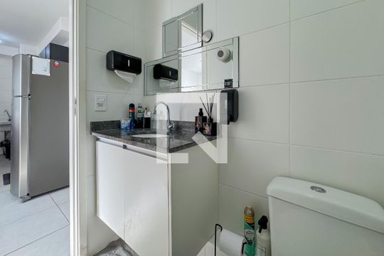 Banheiro de apartamento à venda com 1 quarto, 34m² em Cambuci, São Paulo